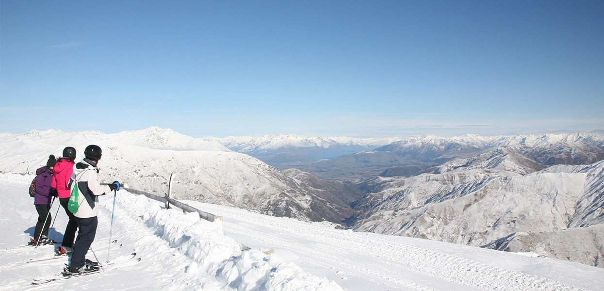 Skiing/Snowboarding